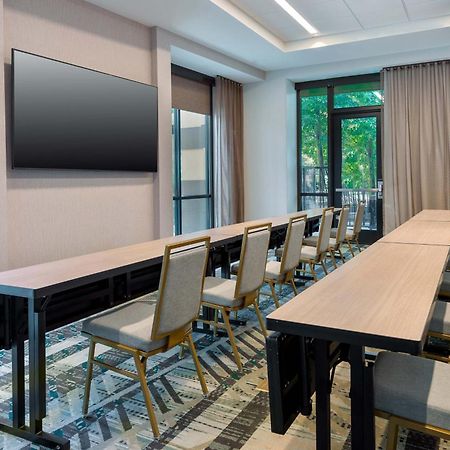 Courtyard By Marriott Atlanta Midtown Hotel Екстериор снимка