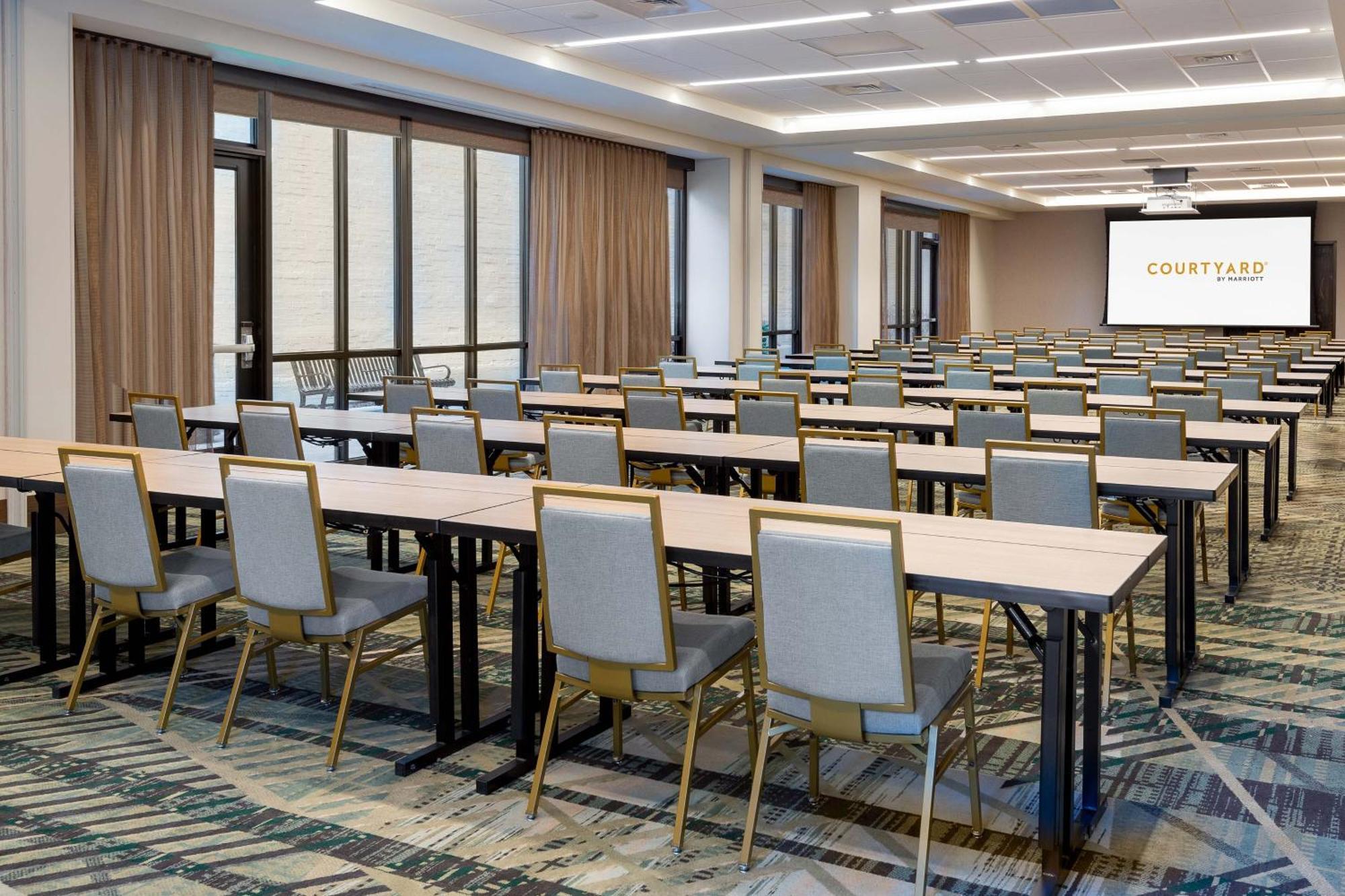 Courtyard By Marriott Atlanta Midtown Hotel Екстериор снимка