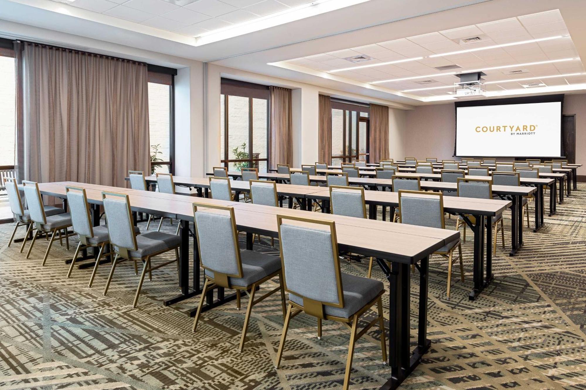 Courtyard By Marriott Atlanta Midtown Hotel Екстериор снимка