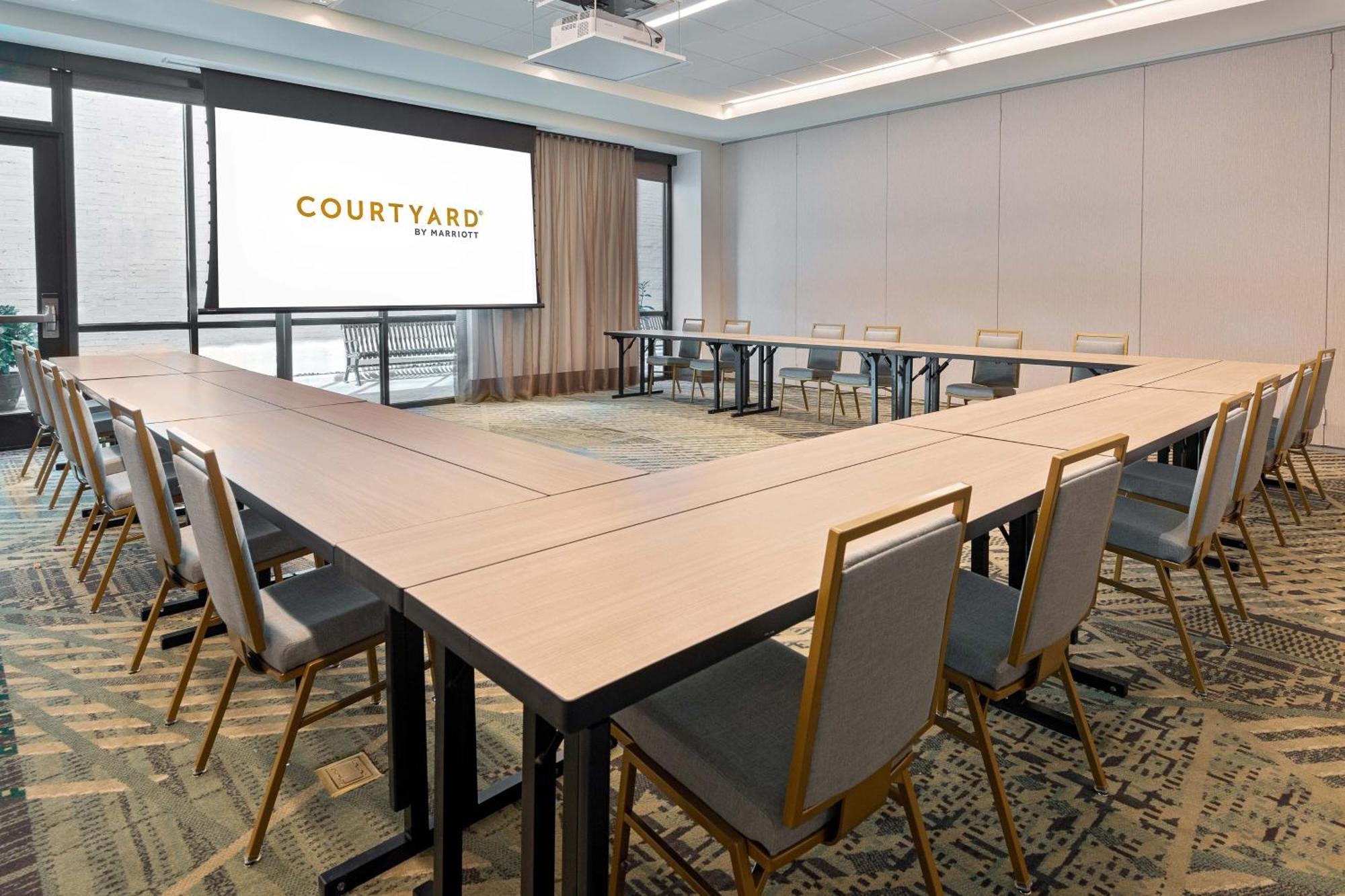 Courtyard By Marriott Atlanta Midtown Hotel Екстериор снимка
