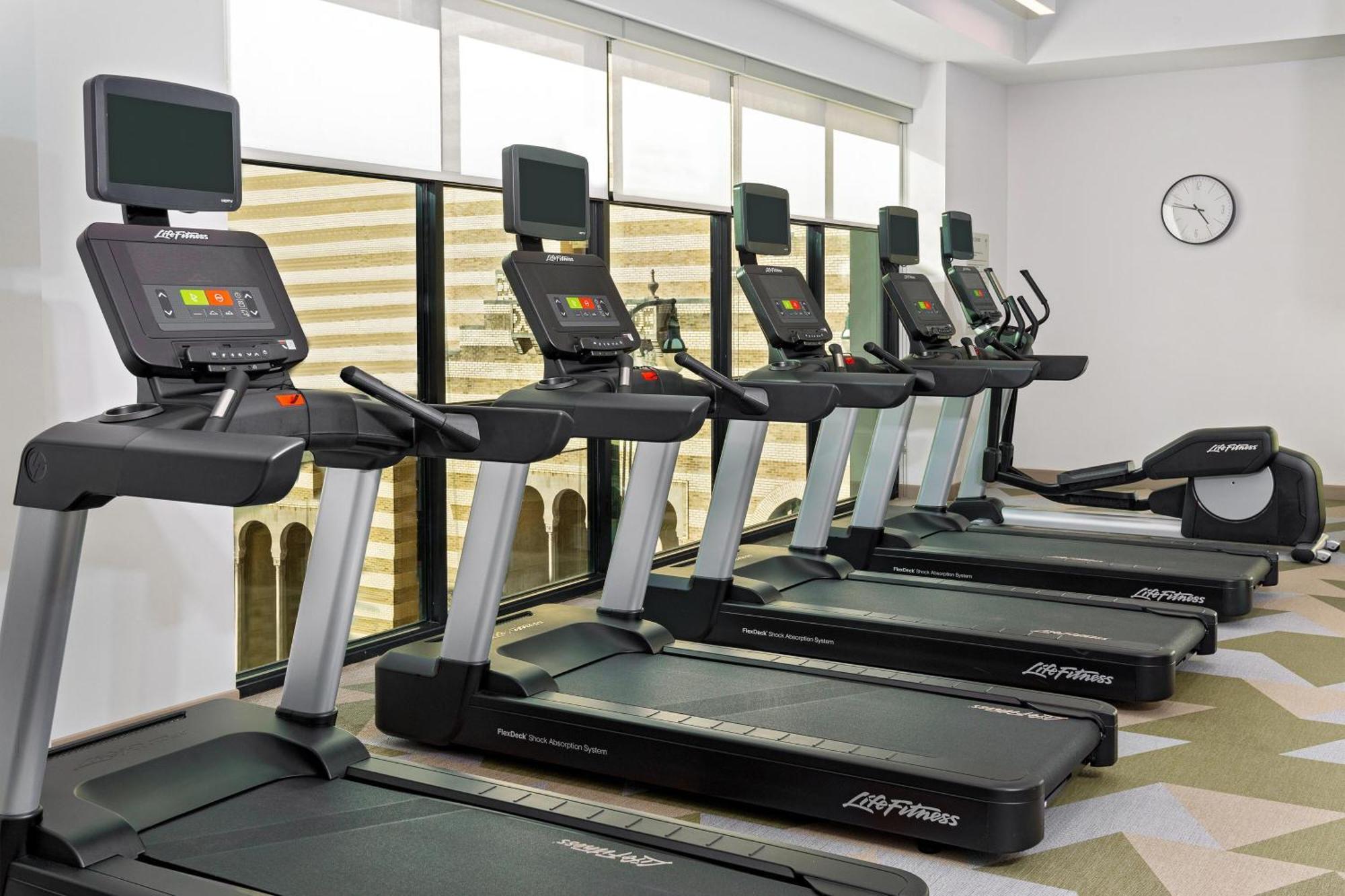 Courtyard By Marriott Atlanta Midtown Hotel Екстериор снимка