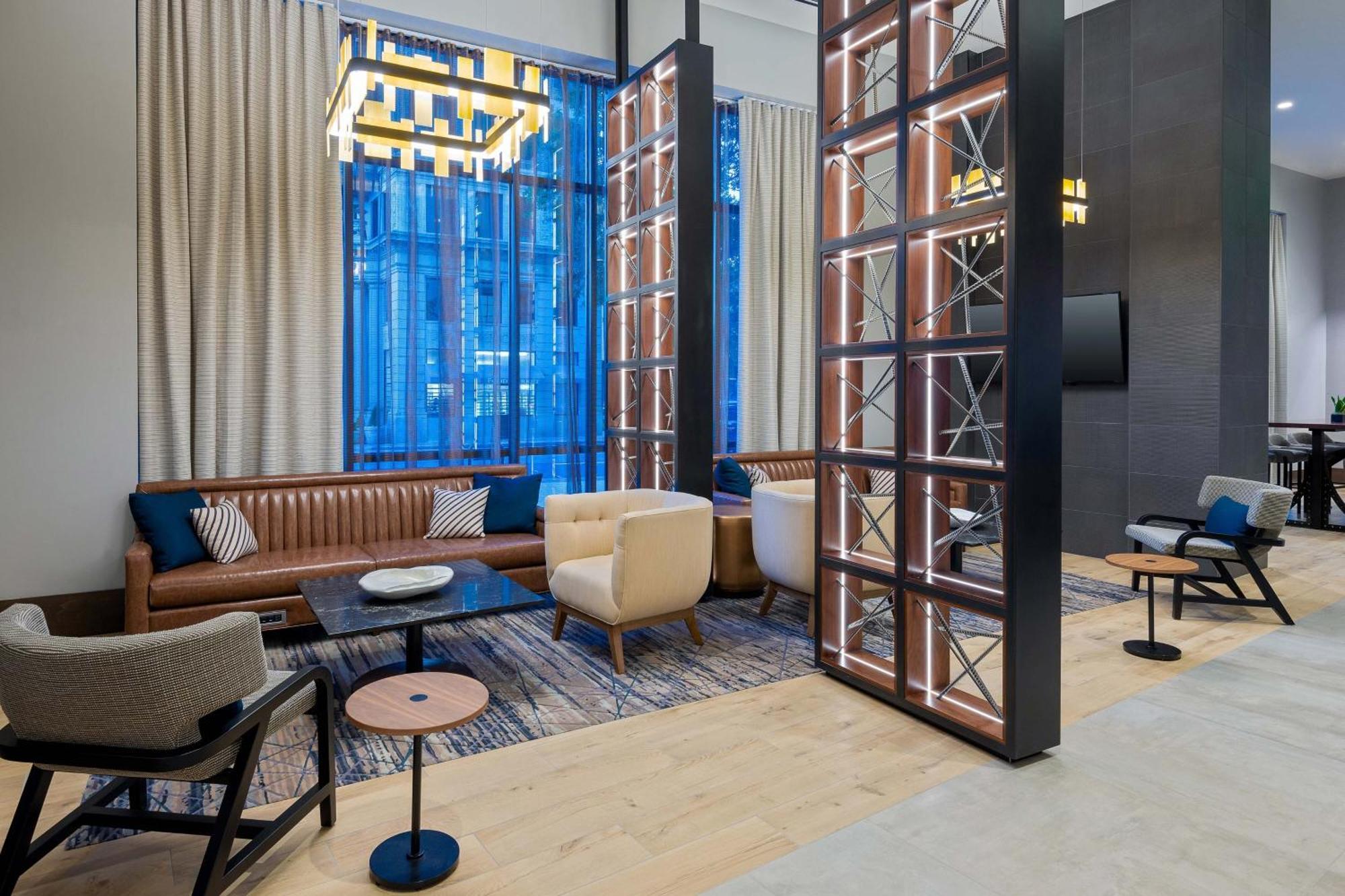 Courtyard By Marriott Atlanta Midtown Hotel Екстериор снимка