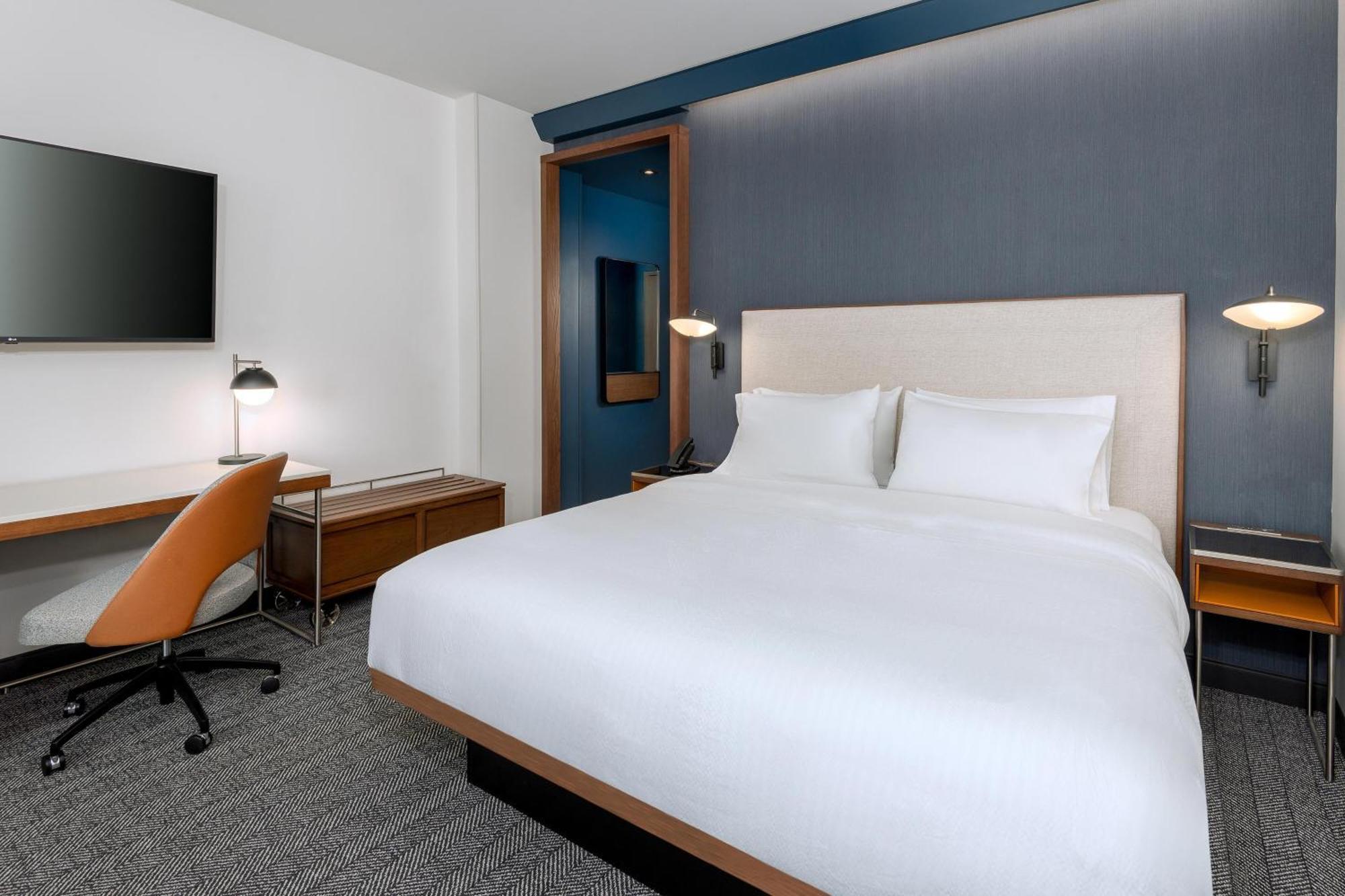 Courtyard By Marriott Atlanta Midtown Hotel Екстериор снимка