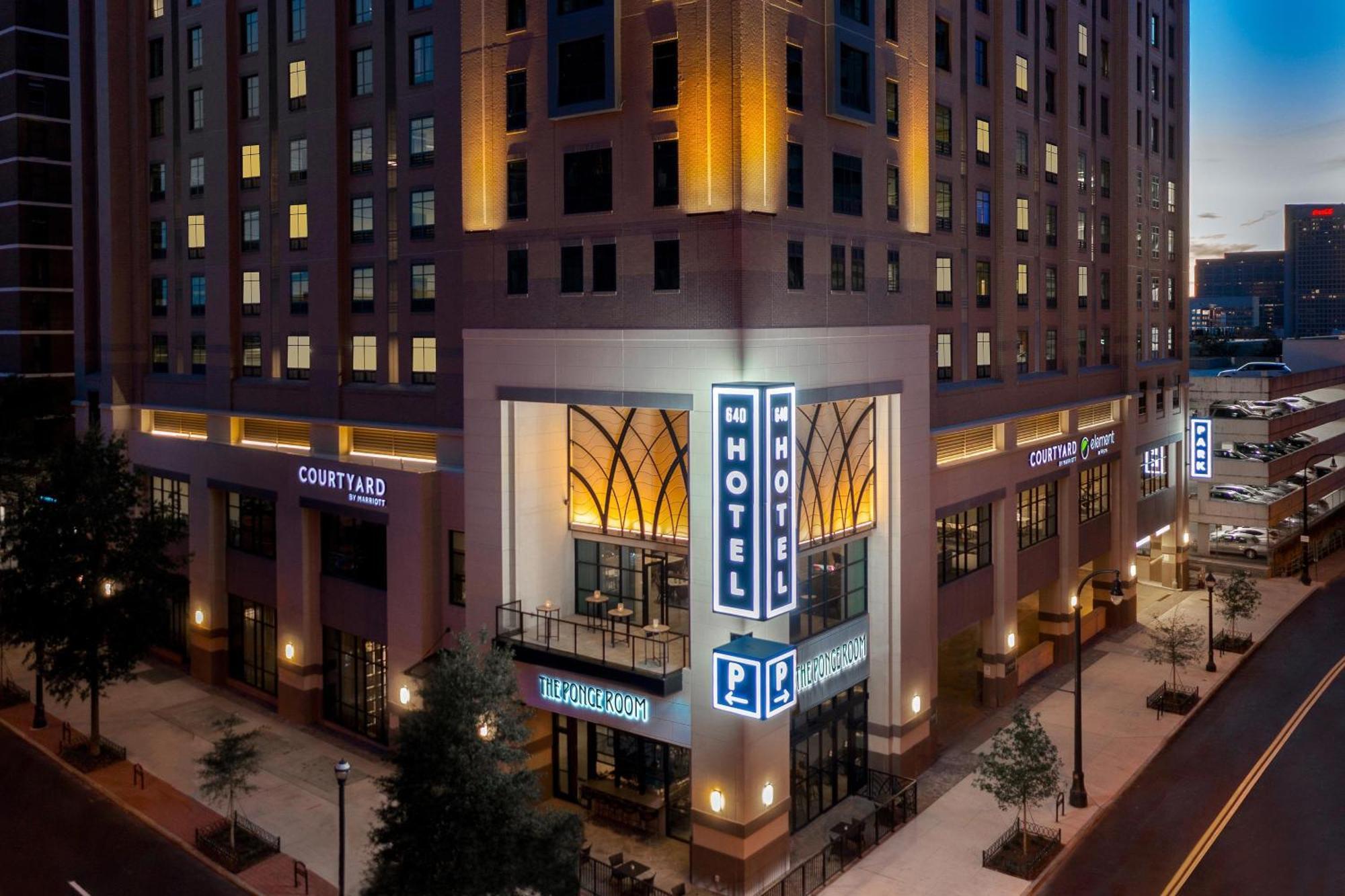 Courtyard By Marriott Atlanta Midtown Hotel Екстериор снимка