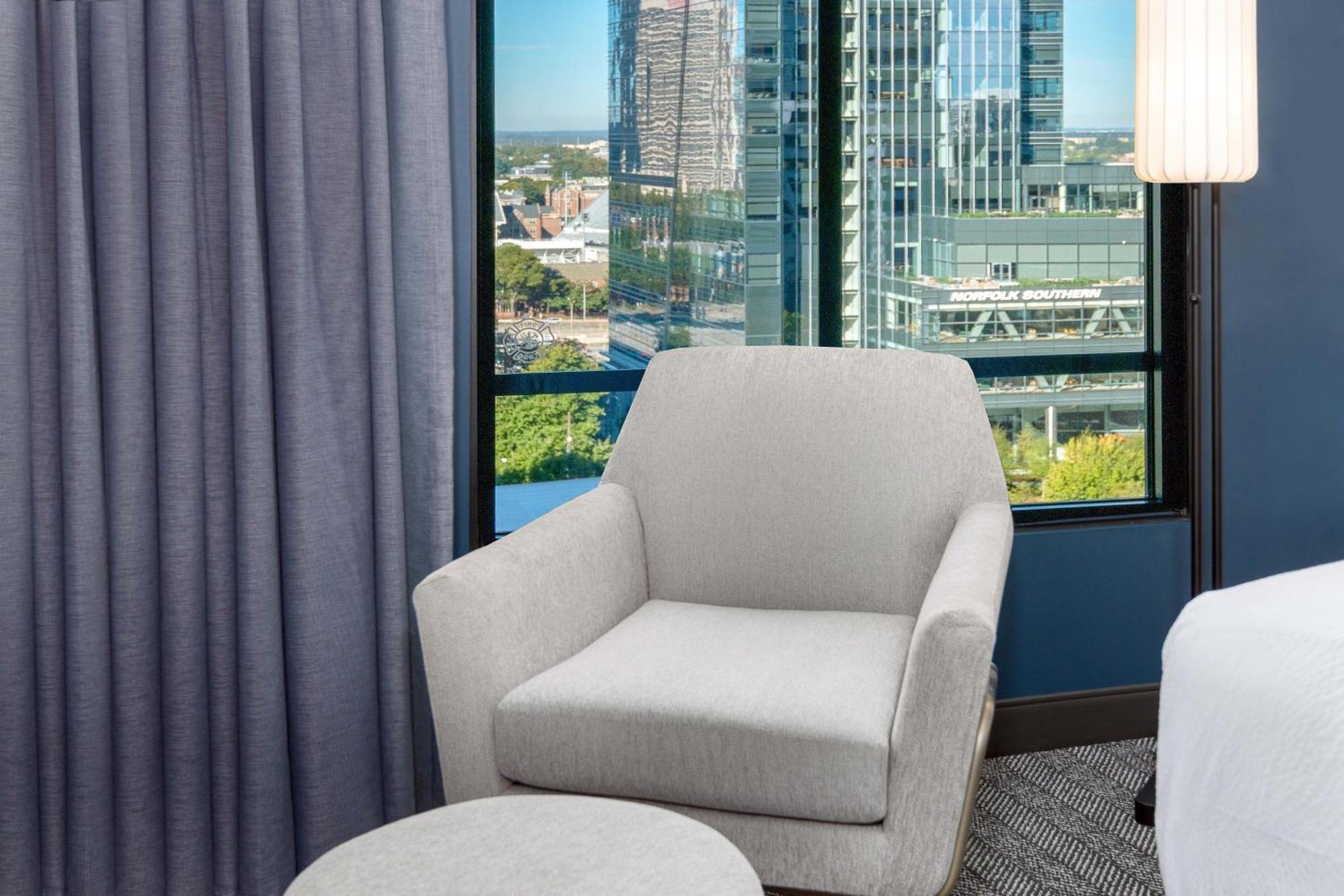 Courtyard By Marriott Atlanta Midtown Hotel Екстериор снимка