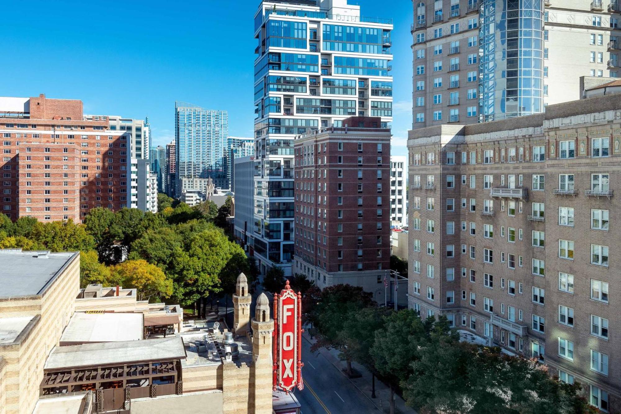 Courtyard By Marriott Atlanta Midtown Hotel Екстериор снимка